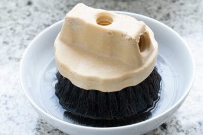 Ceiling texture brush in water.