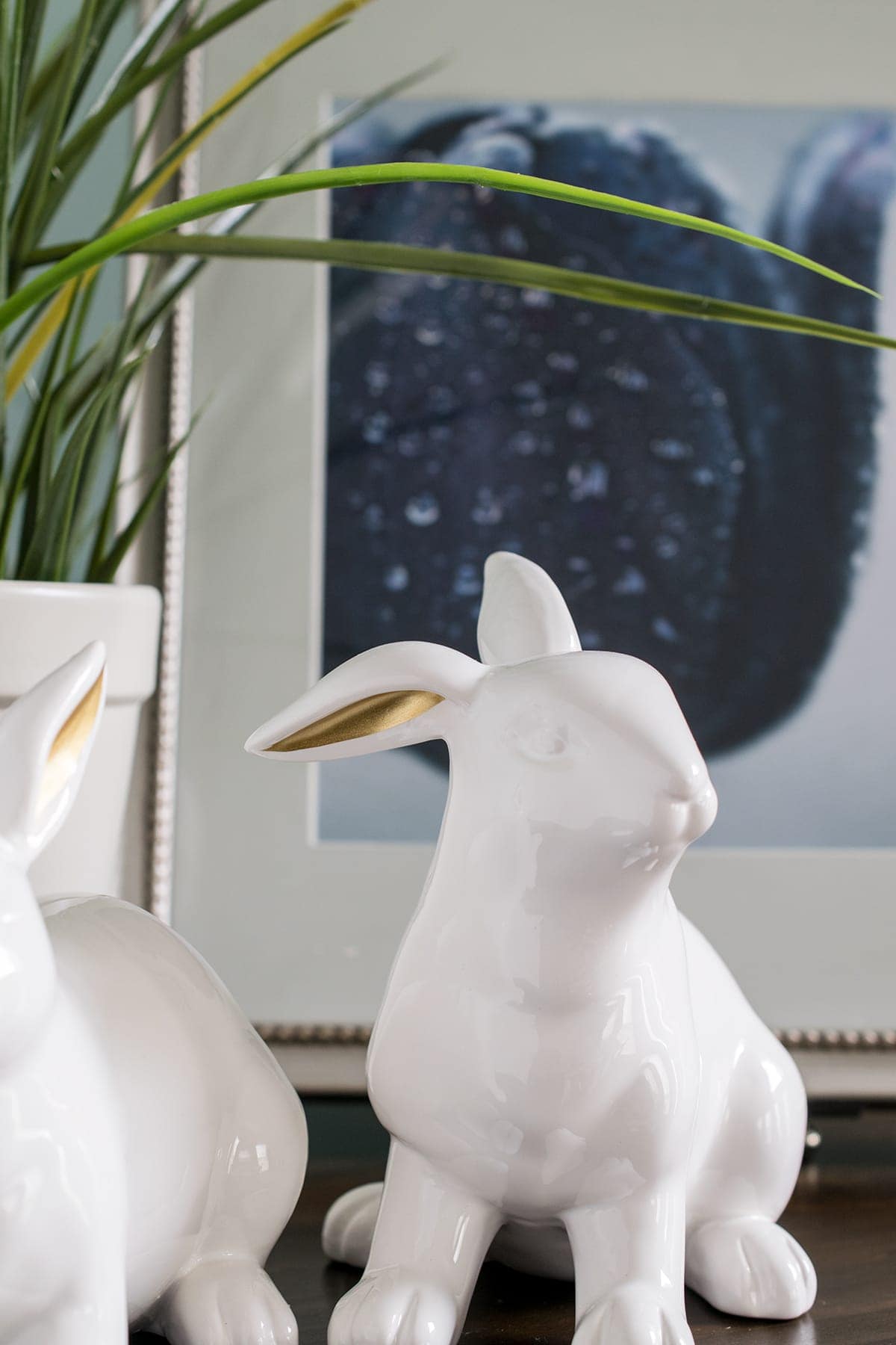 Ceramic white rabbit decorative piece